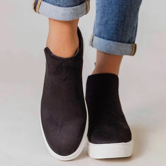 RELISTED UNDER SHOES Black Hidden Wedge Sneaker - Picture 4 of 7